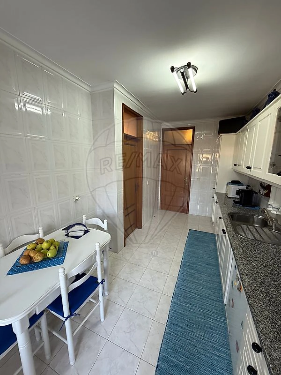 Apartamento T2 para Venda em Santa Maria de Lamas Foto 5