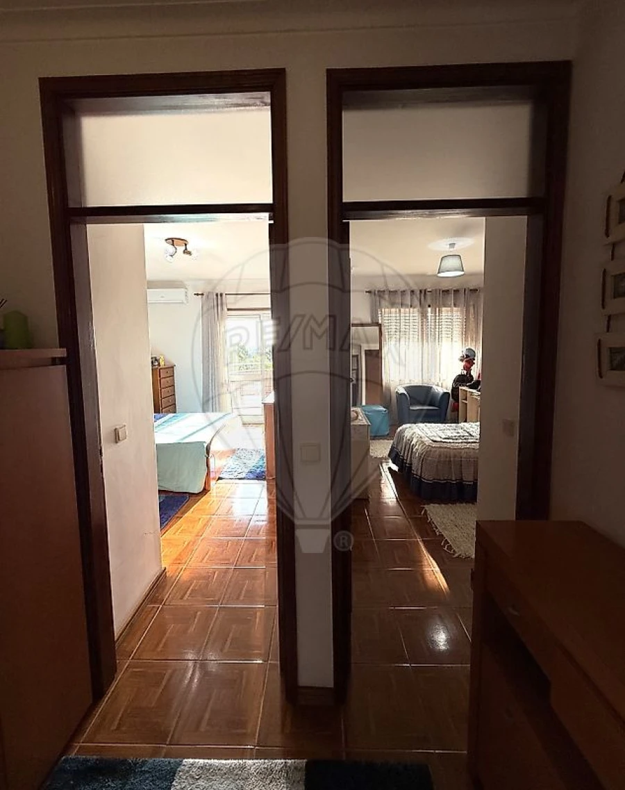 Apartamento T2 para Venda em Santa Maria de Lamas Foto 6