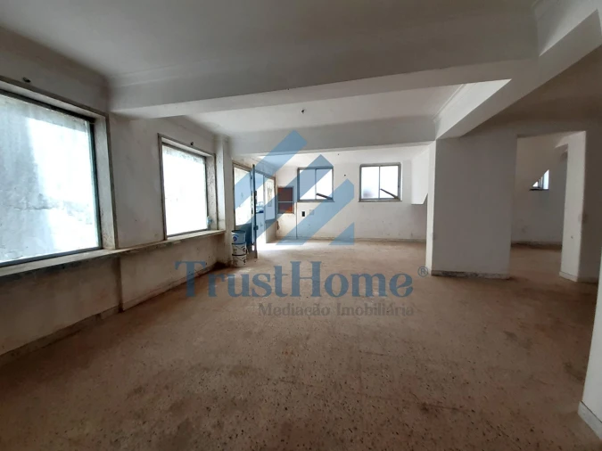 Negócio para Venda em Agualva e Mira-Sintra Foto 2