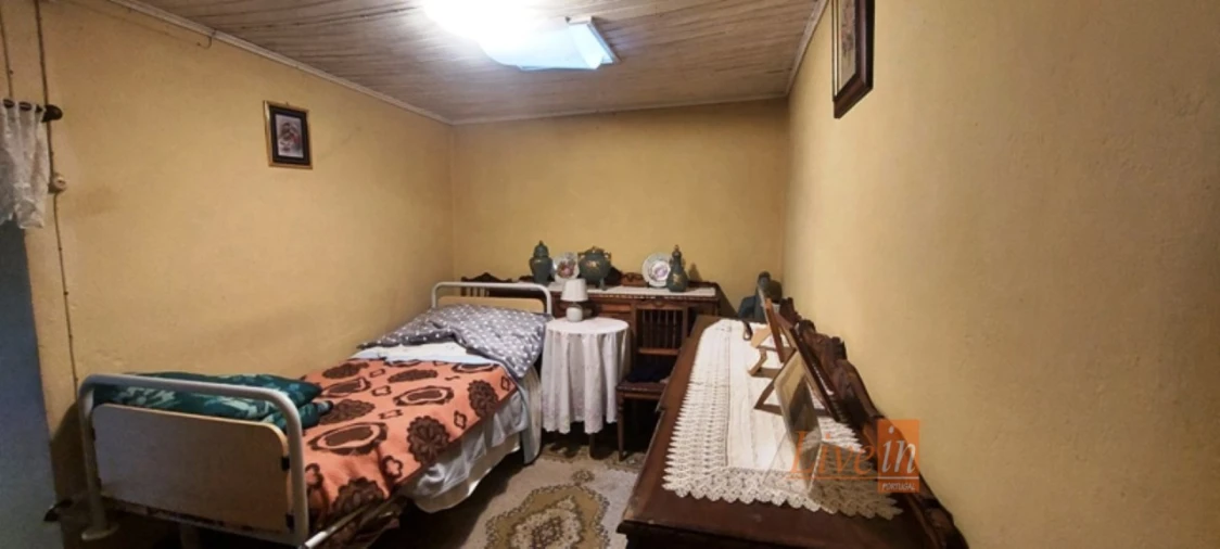 Moradia T2 para Venda em Igreja Nova e Cheleiros Foto 9