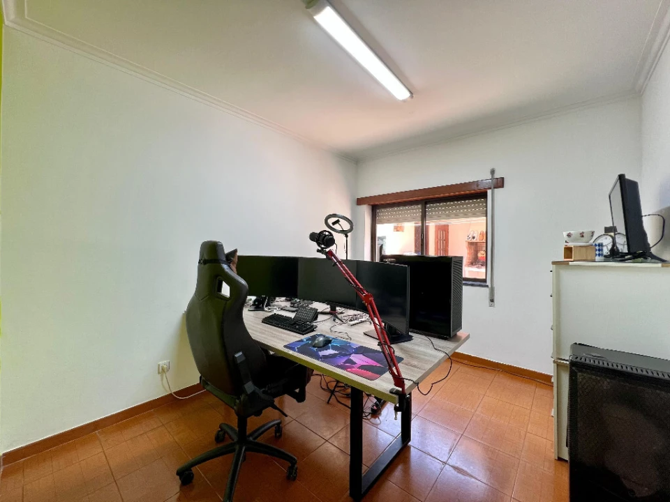 Moradia T5 para Venda em Ega Foto 4