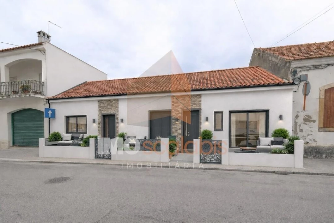 Moradia T4 para Venda em Almeirim Foto 2