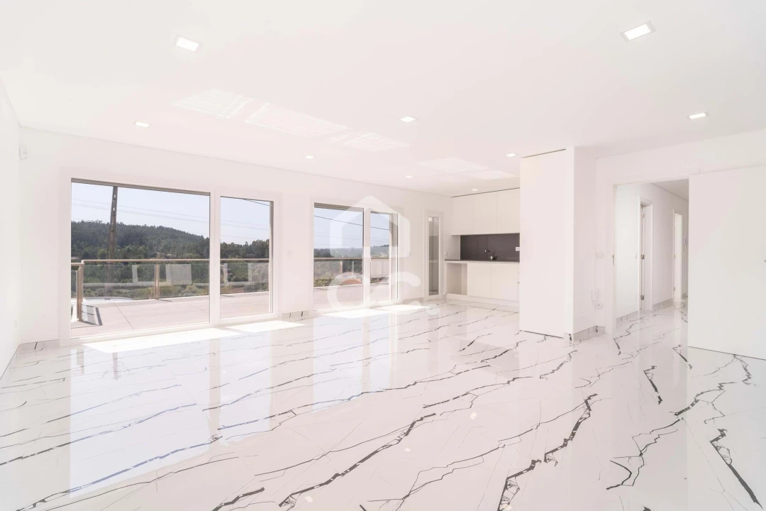 Moradia T4 para Venda em Antuzede e Vil de Matos Foto 3