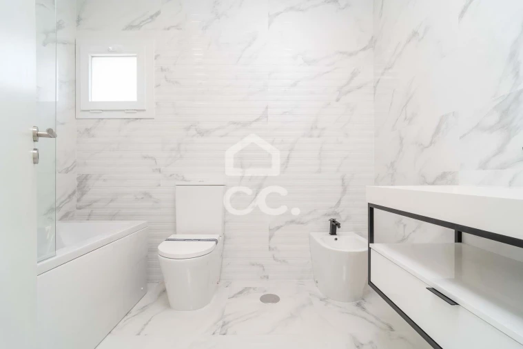 Moradia T4 para Venda em Antuzede e Vil de Matos Foto 9