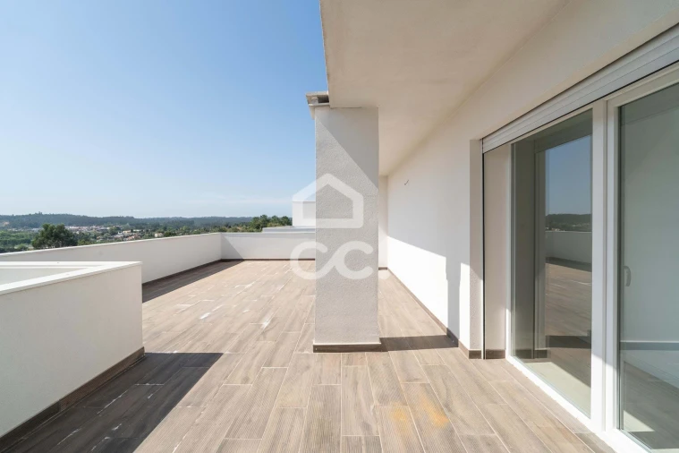 Moradia T4 para Venda em Antuzede e Vil de Matos Foto 16
