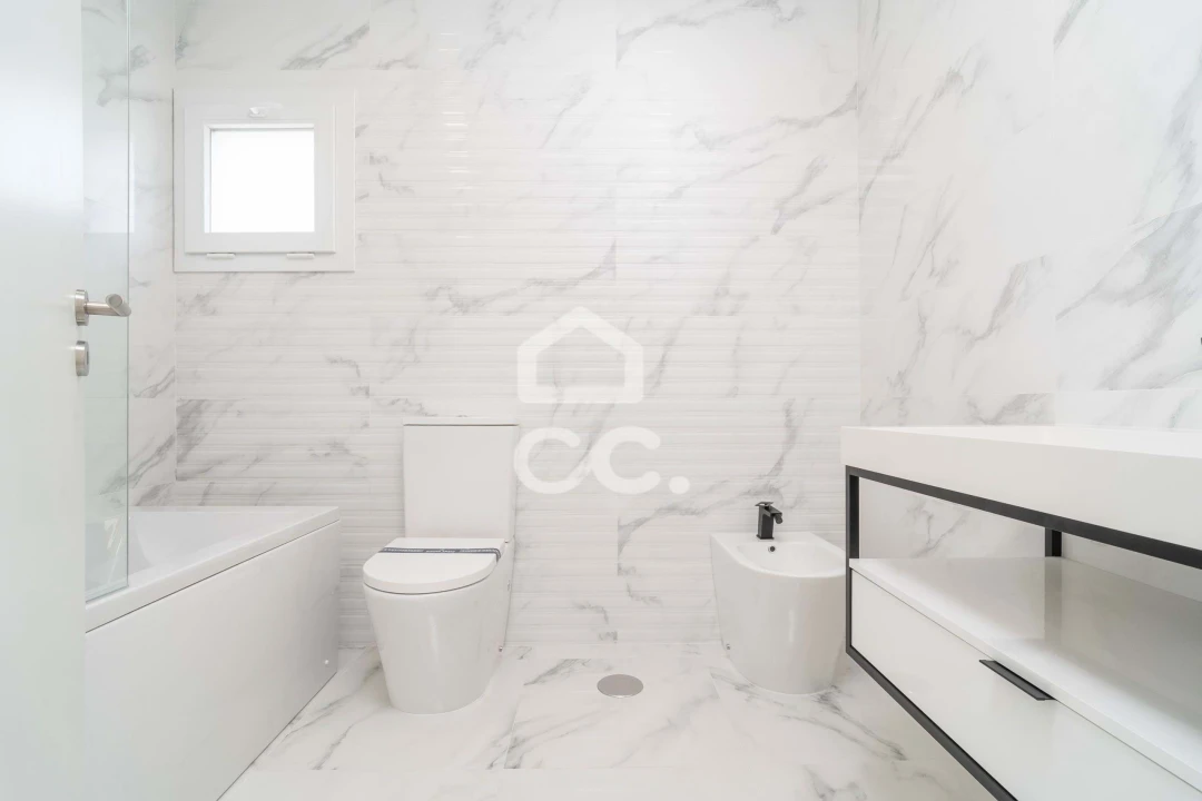 Moradia T4 para Venda em Antuzede e Vil de Matos Foto 9