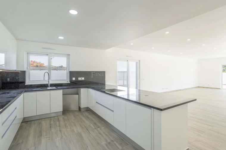 Moradia T4 para Venda em Altura Foto 10