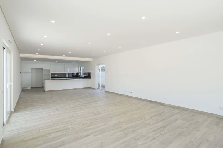 Moradia T4 para Venda em Altura Foto 11