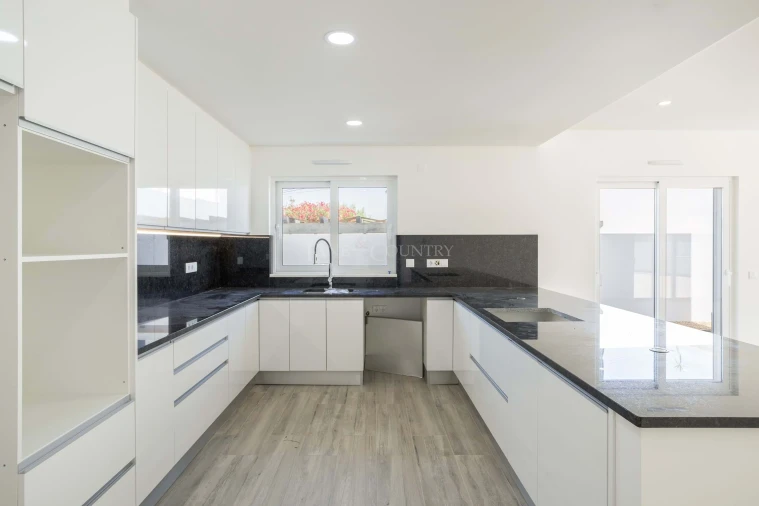 Moradia T4 para Venda em Altura Foto 9