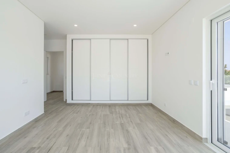 Moradia T4 para Venda em Altura Foto 18