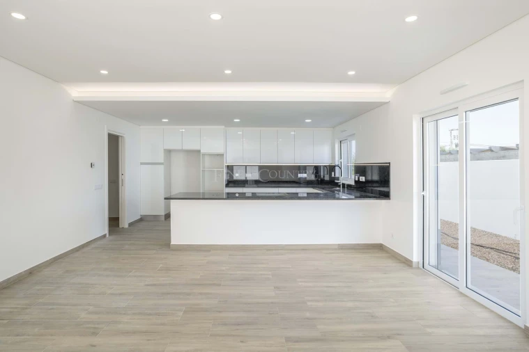 Moradia T4 para Venda em Altura Foto 12