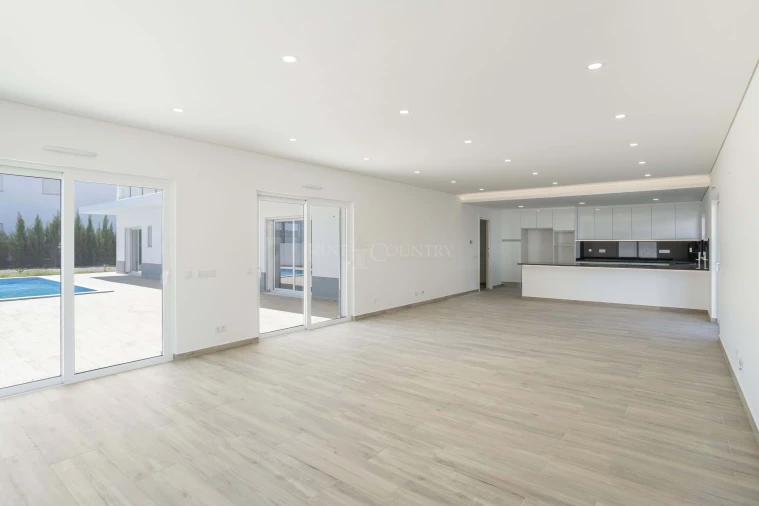 Moradia T4 para Venda em Altura Foto 13