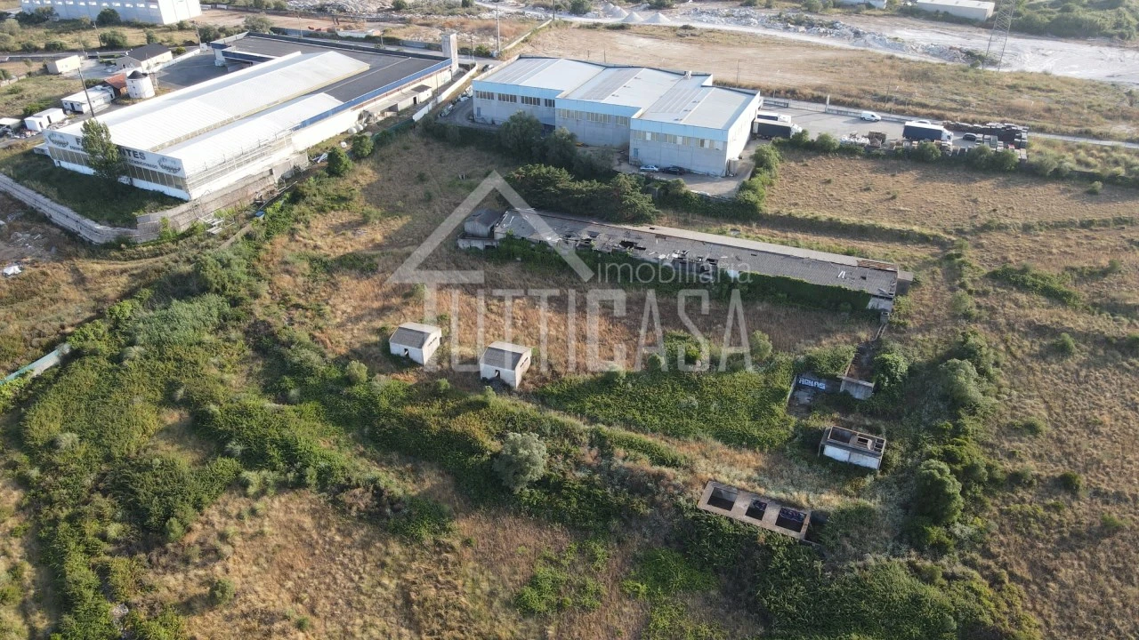 Terreno Comércio / Armazém para Venda em Venda do Pinheiro e Santo Estêvão das Galés Foto 1