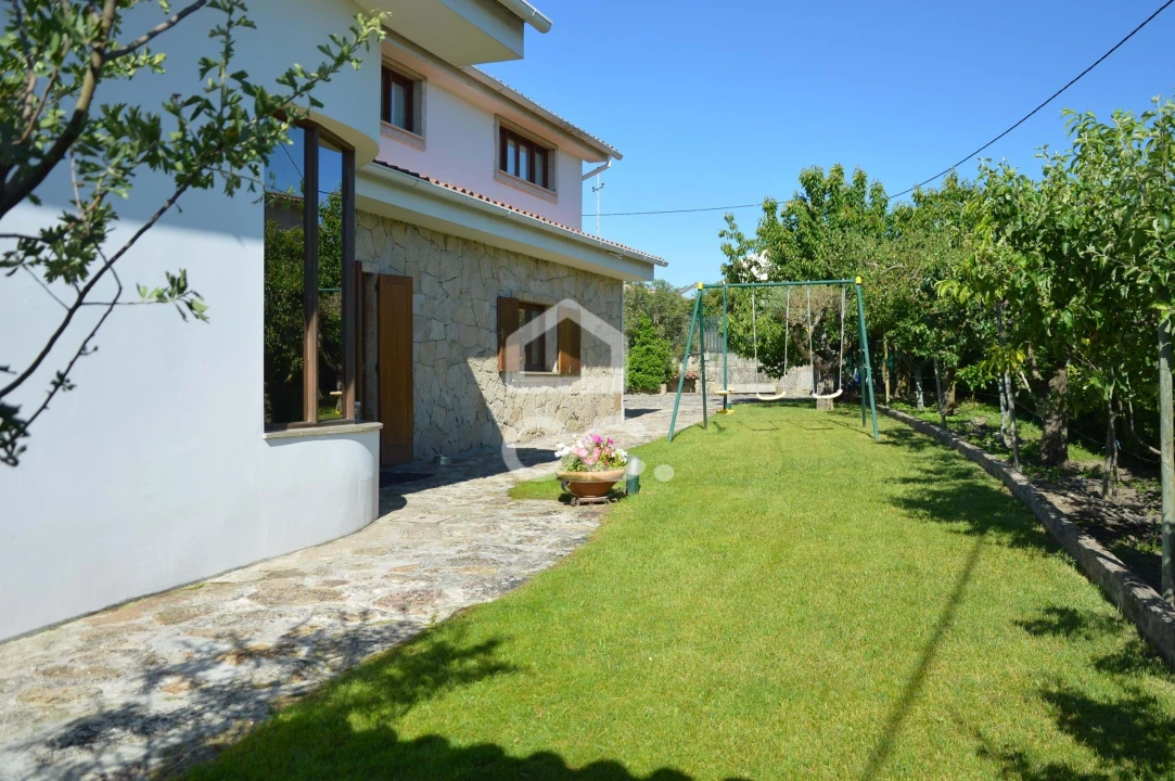 Moradia T4 para Venda em Vale de Anta Foto 2