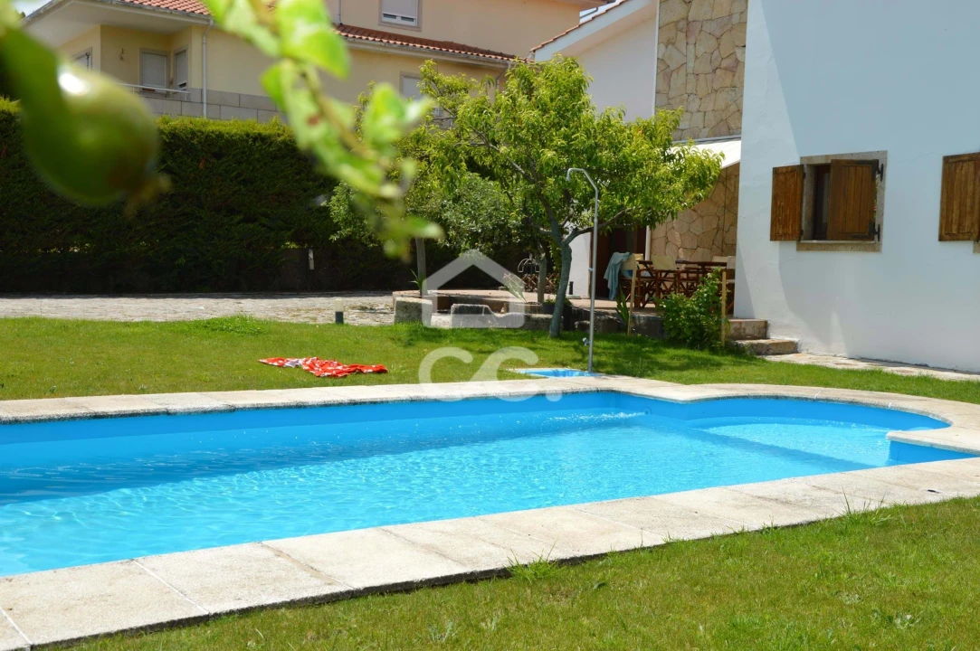 Moradia T4 para Venda em Vale de Anta Foto 8