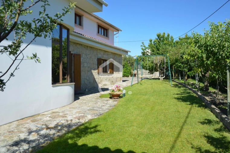 Moradia T4 para Venda em Vale de Anta Foto 2