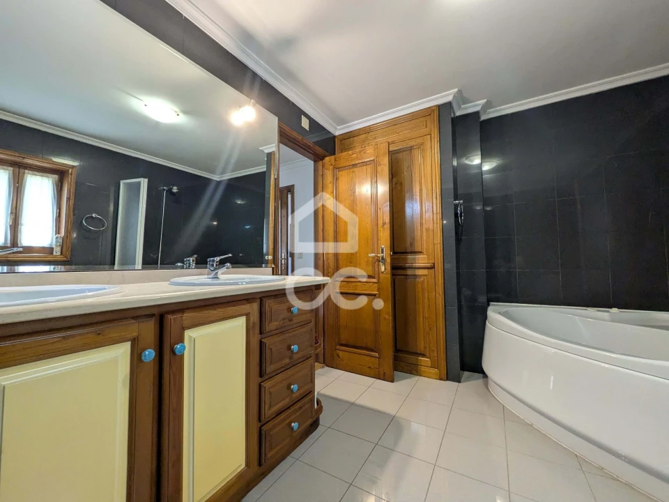 Moradia T4 para Venda em Vale de Anta Foto 41