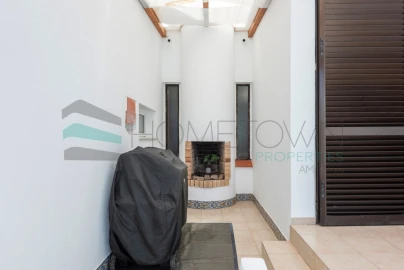 Moradia T4 para Venda em Quarteira