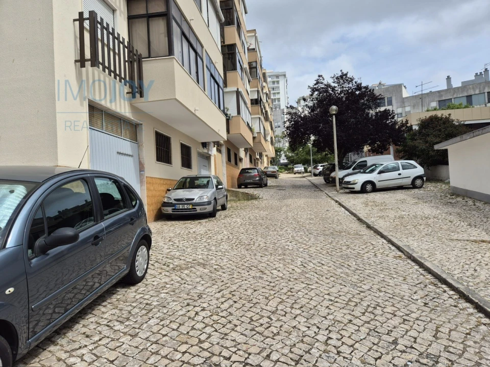Garagem para Arrendamento em Odivelas Foto 15