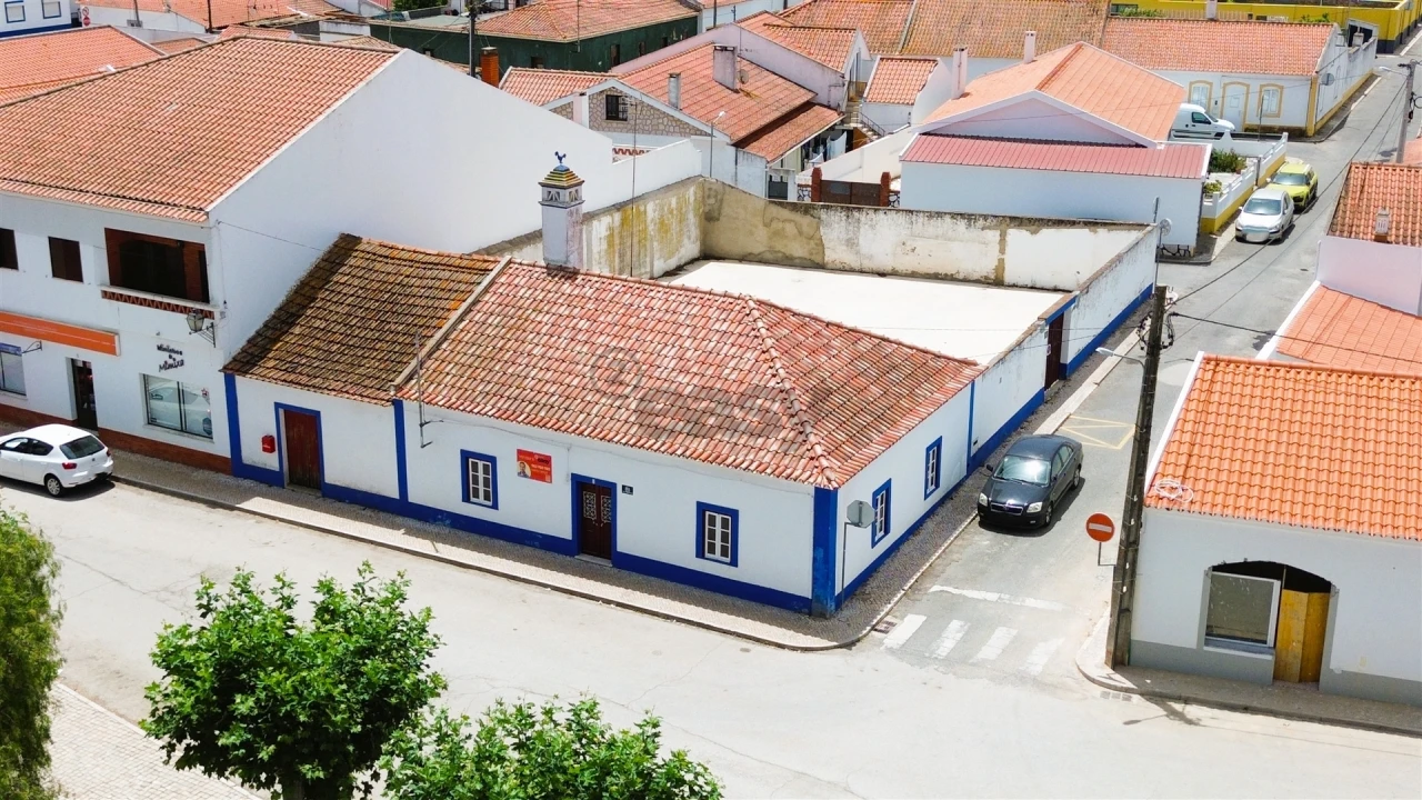 Moradia T2 para Venda em Alvalade Foto 3