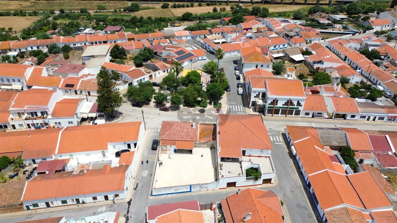 Moradia T2 para Venda em Alvalade Foto 31