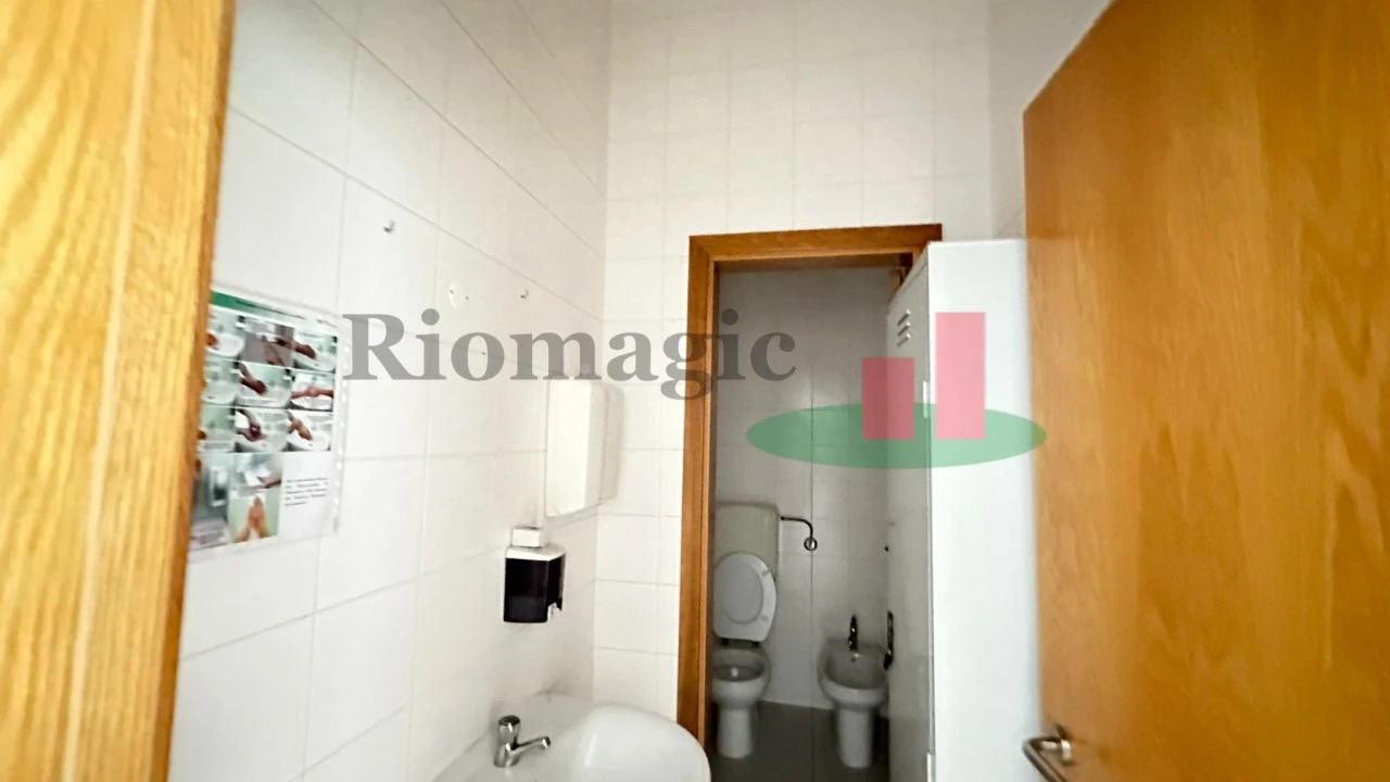 Loja para Arrendamento em Rio Maior Foto 13