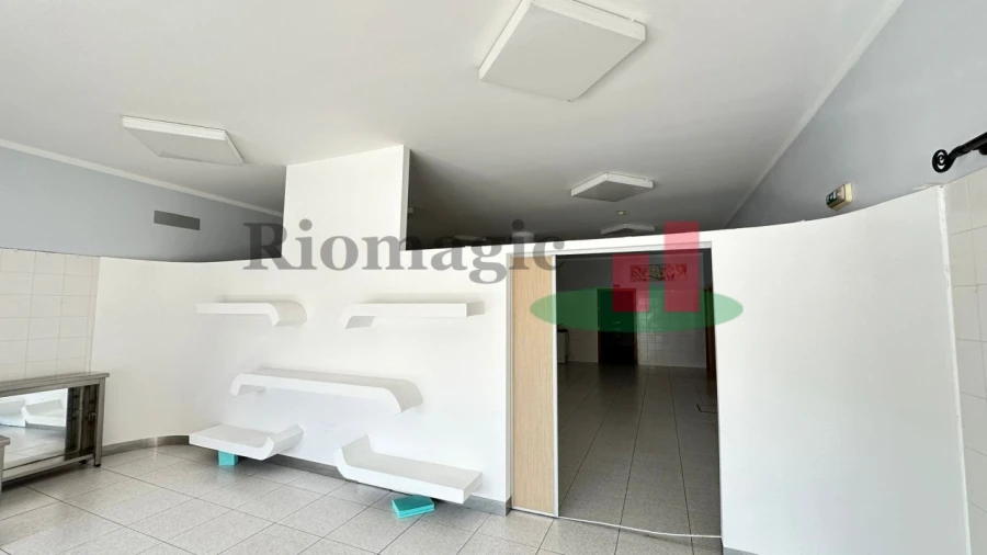 Loja para Arrendamento em Rio Maior Foto 9