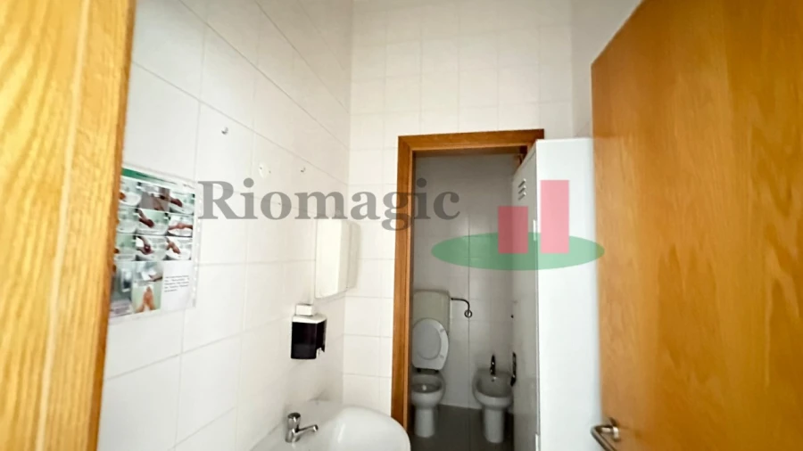 Loja para Arrendamento em Rio Maior Foto 13