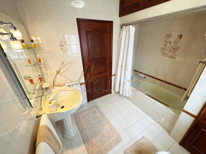 Moradia T4 para Venda em Branca Foto 36