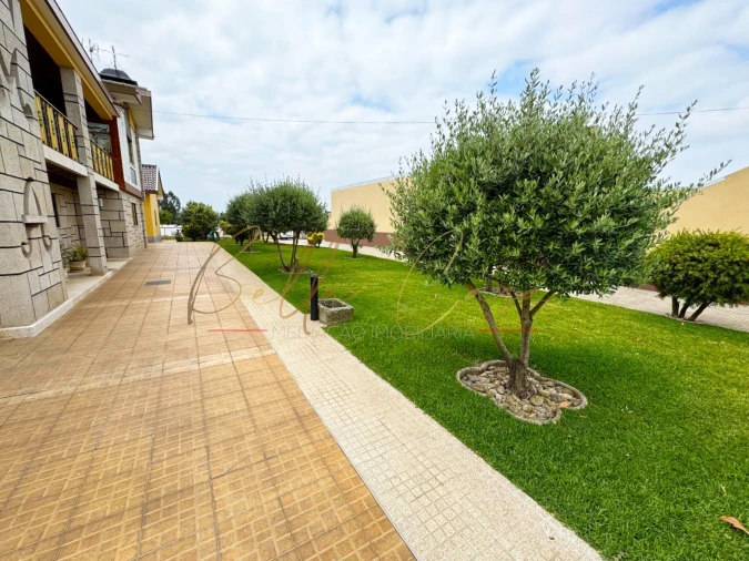 Moradia T4 para Venda em Branca Foto 9