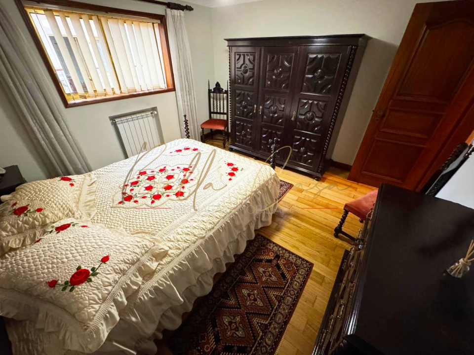 Moradia T4 para Venda em Branca Foto 33