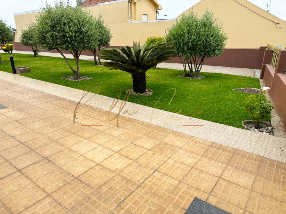 Moradia T4 para Venda em Branca Foto 8