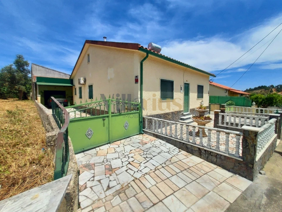 Moradia T2 para Venda em Madalena e Beselga Foto 1