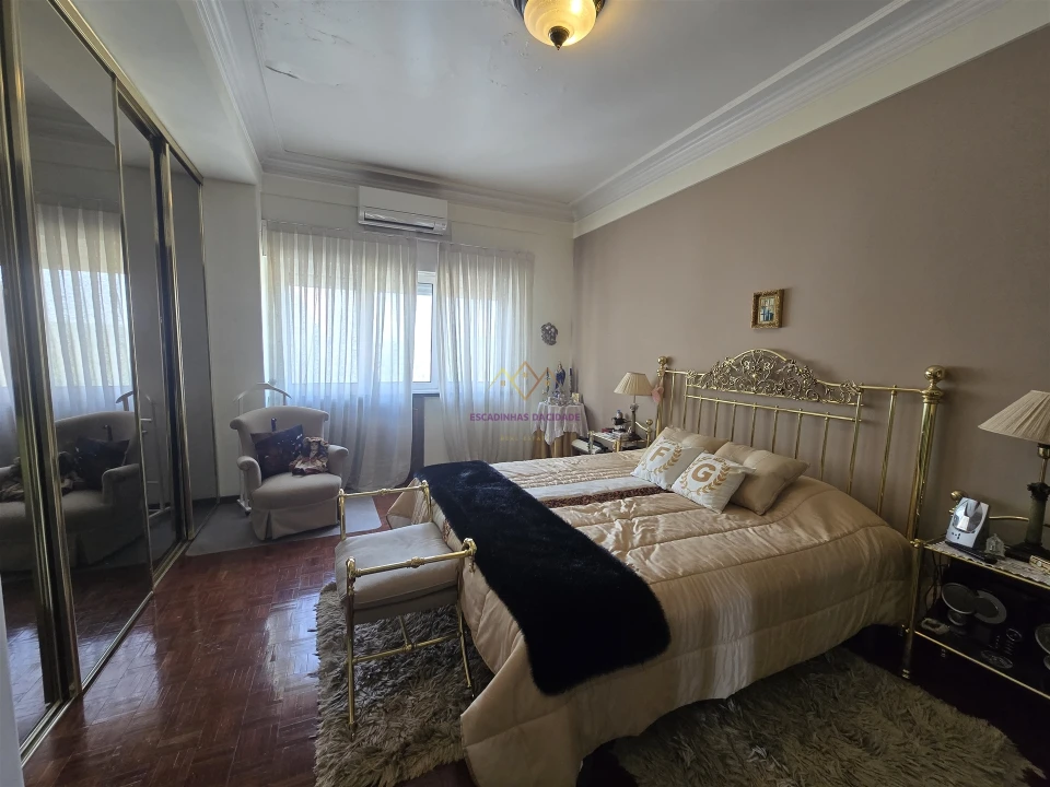 Apartamento T6 para Venda em Campolide Foto 26