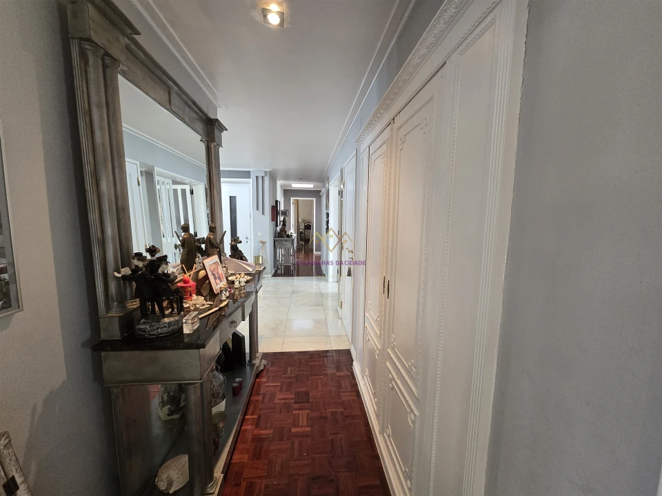 Apartamento T6 para Venda em Campolide Foto 16