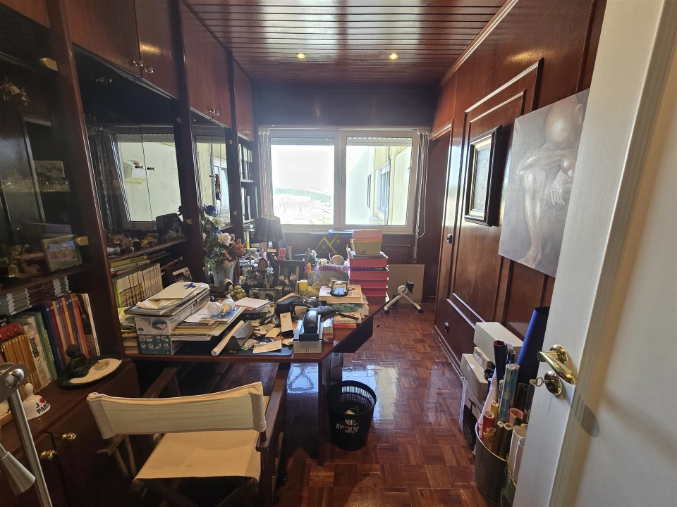 Apartamento T6 para Venda em Campolide Foto 42
