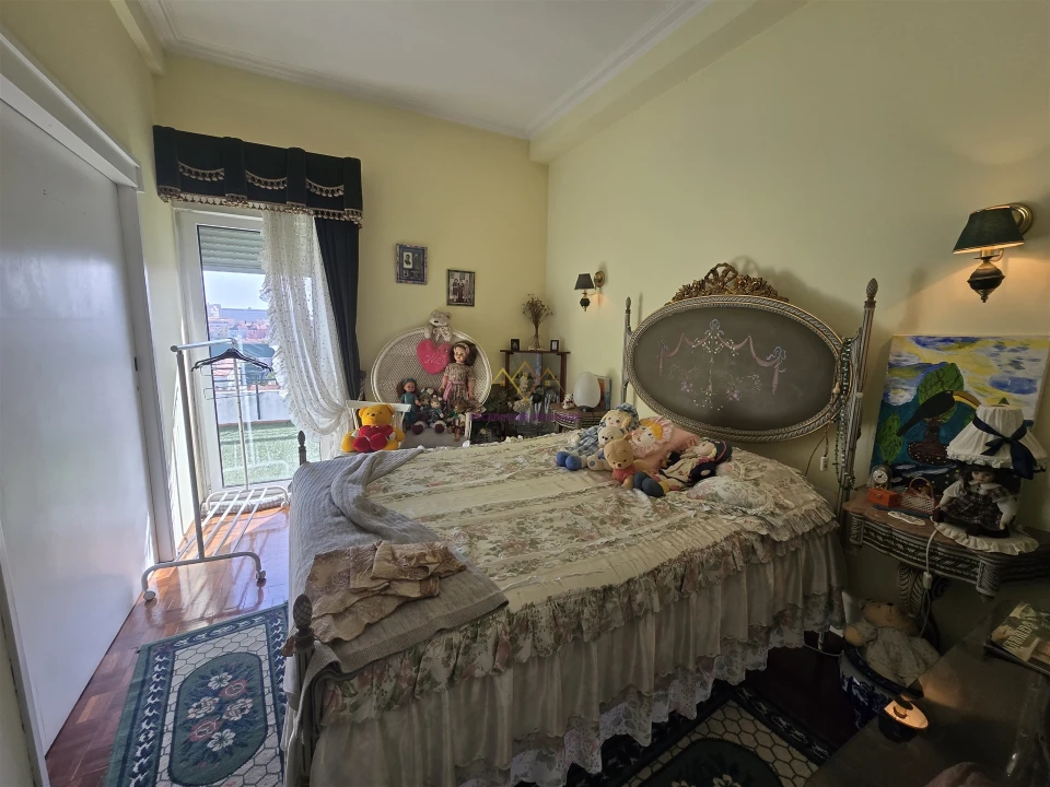 Apartamento T6 para Venda em Campolide Foto 30