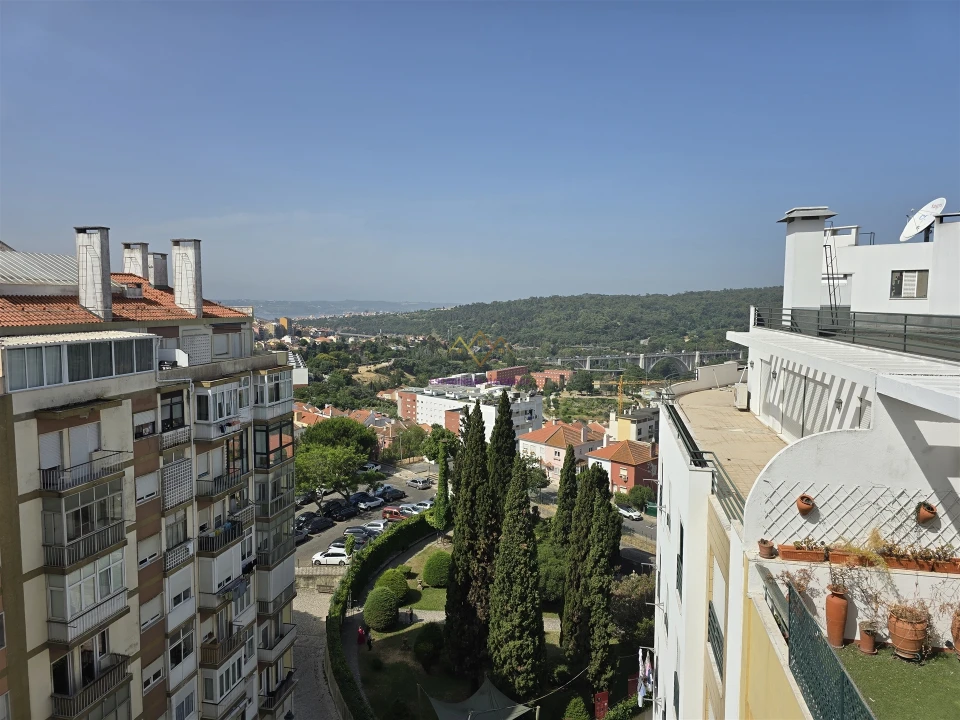 Apartamento T6 para Venda em Campolide Foto 55