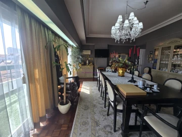 Apartamento T6 para Venda em Campolide