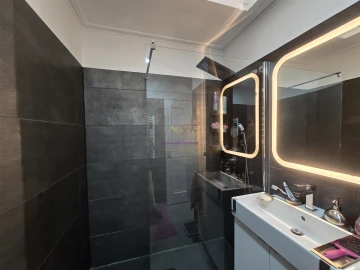 Apartamento T6 para Venda em Campolide