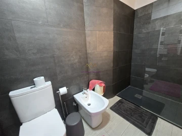 Apartamento T6 para Venda em Campolide