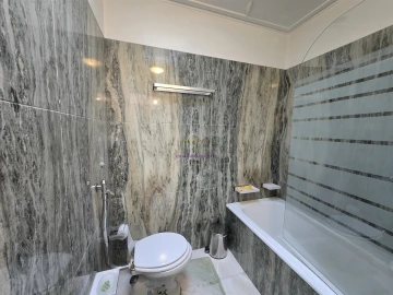 Apartamento T6 para Venda em Campolide