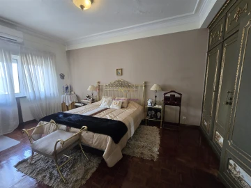 Apartamento T6 para Venda em Campolide