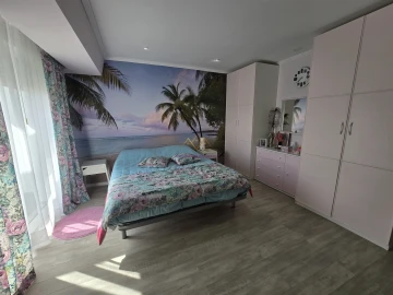 Apartamento T6 para Venda em Campolide