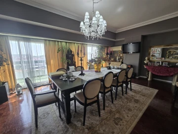 Apartamento T6 para Venda em Campolide