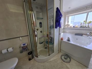 Apartamento T6 para Venda em Campolide