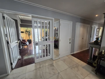 Apartamento T6 para Venda em Campolide