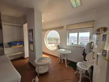 Apartamento T6 para Venda em Campolide