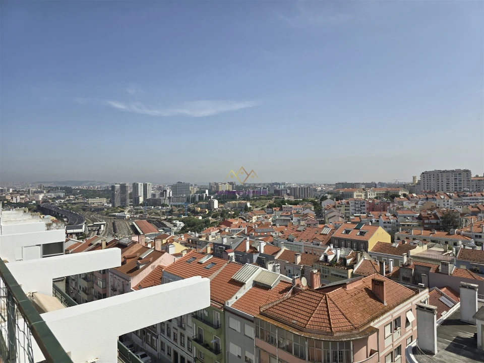 Apartamento T6 para Venda em Campolide Foto 51