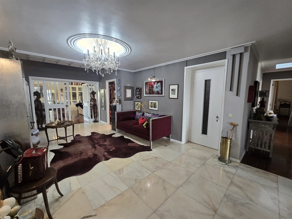 Apartamento T6 para Venda em Campolide Foto 10
